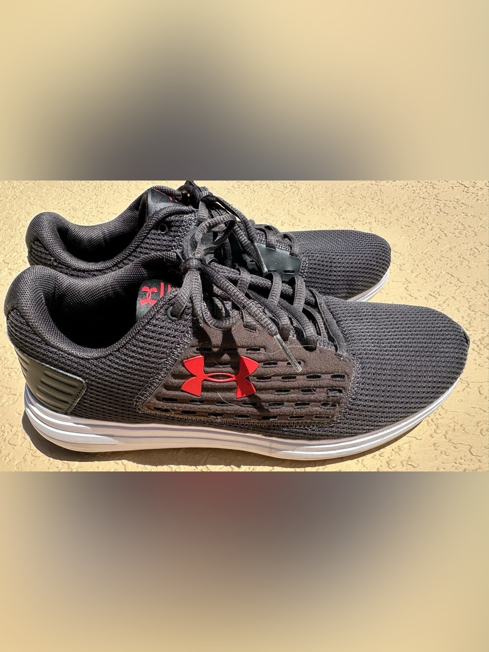 Under Armour Surge SE Black Red Running Shoes Men’s Size 9 Clean